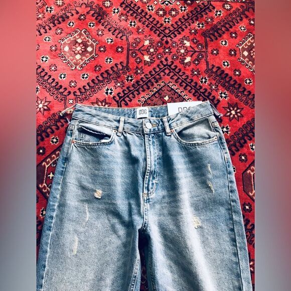 Urban Outfitters | NWT | distressed mom high rise jeans | size 31 - Picture 4 of 9